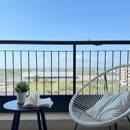 Sunset Escape Apartment - Panoramic Terrace فيوميتشينو المظهر الخارجي الصورة