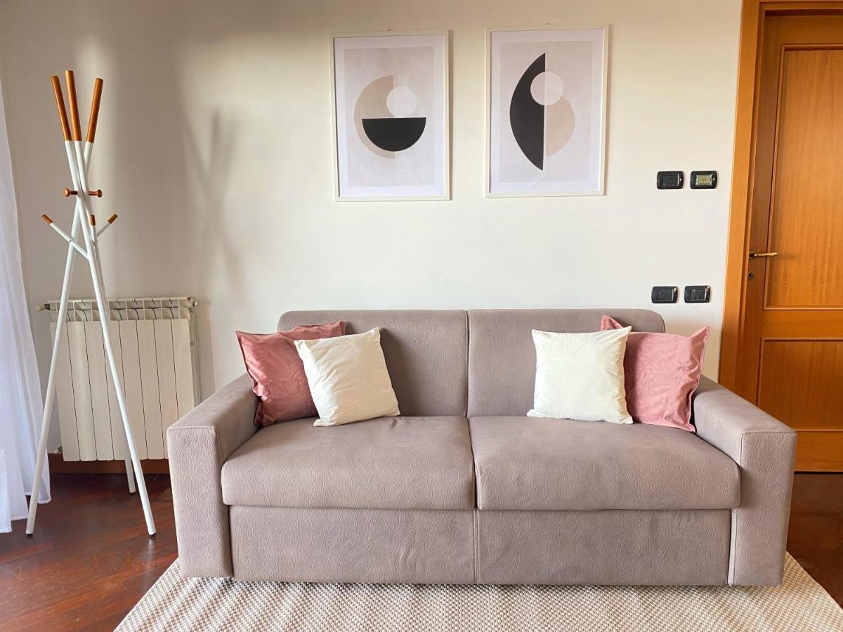 Sunset Escape Apartment - Panoramic Terrace فيوميتشينو المظهر الخارجي الصورة