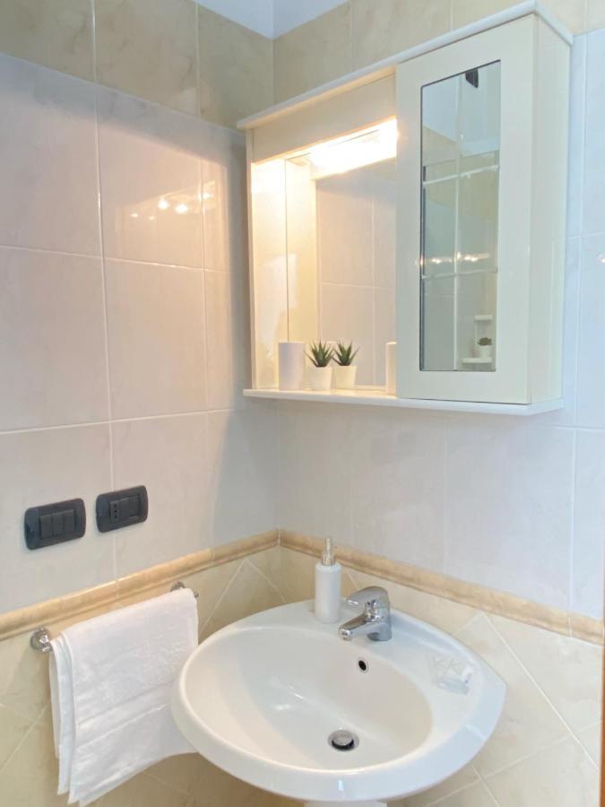 Sunset Escape Apartment - Panoramic Terrace فيوميتشينو المظهر الخارجي الصورة
